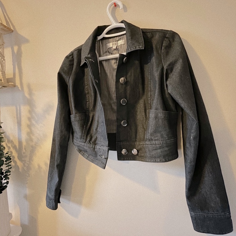 Black cropped jacket